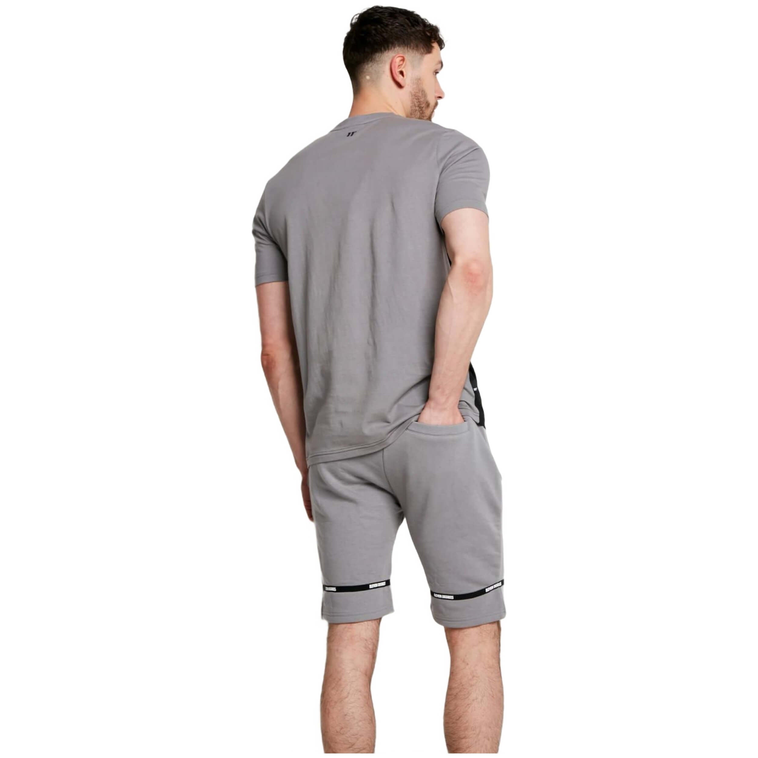 Pantalon Corto 11 Degrees Cut & Sew Taped