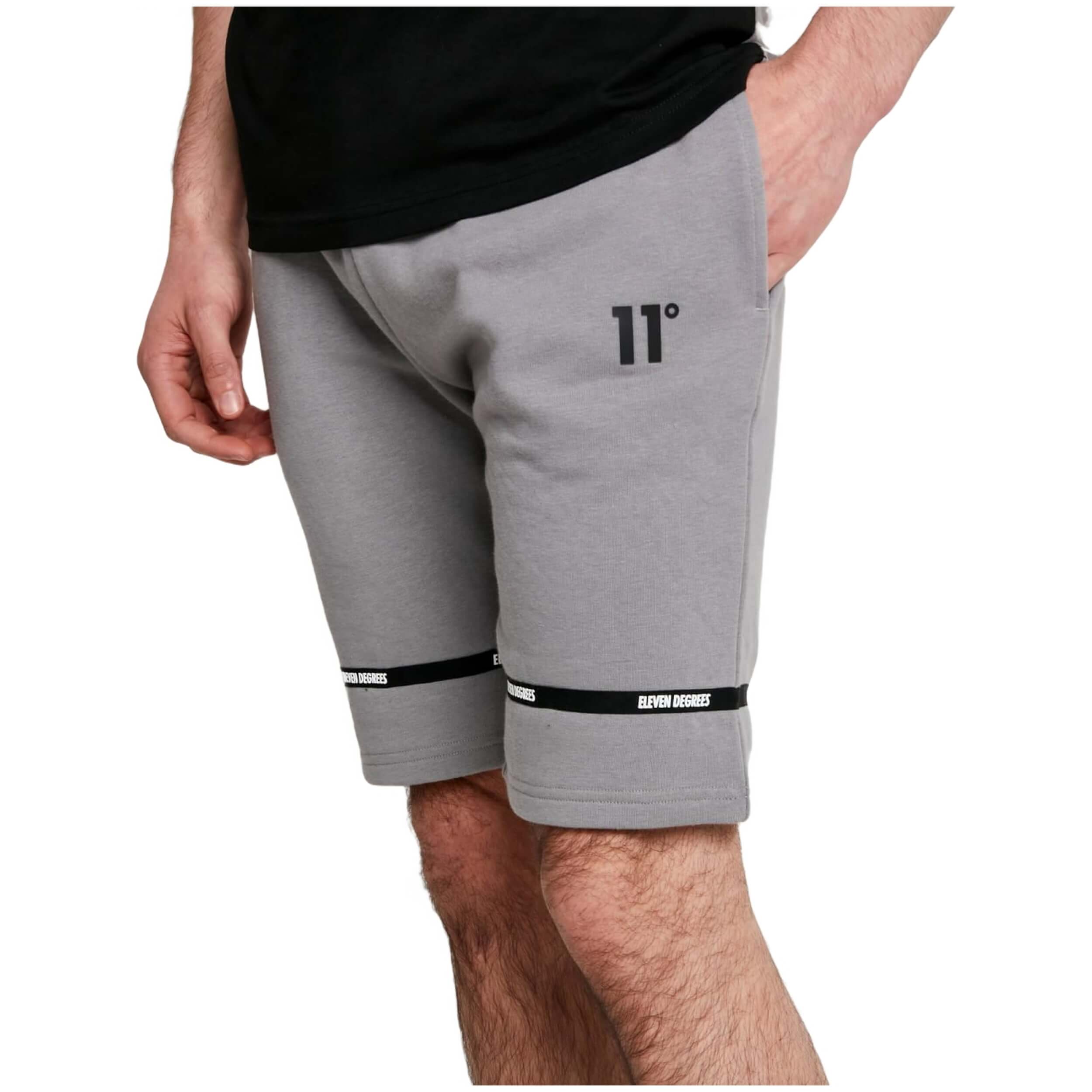 Pantalon Corto 11 Degrees Cut & Sew Taped