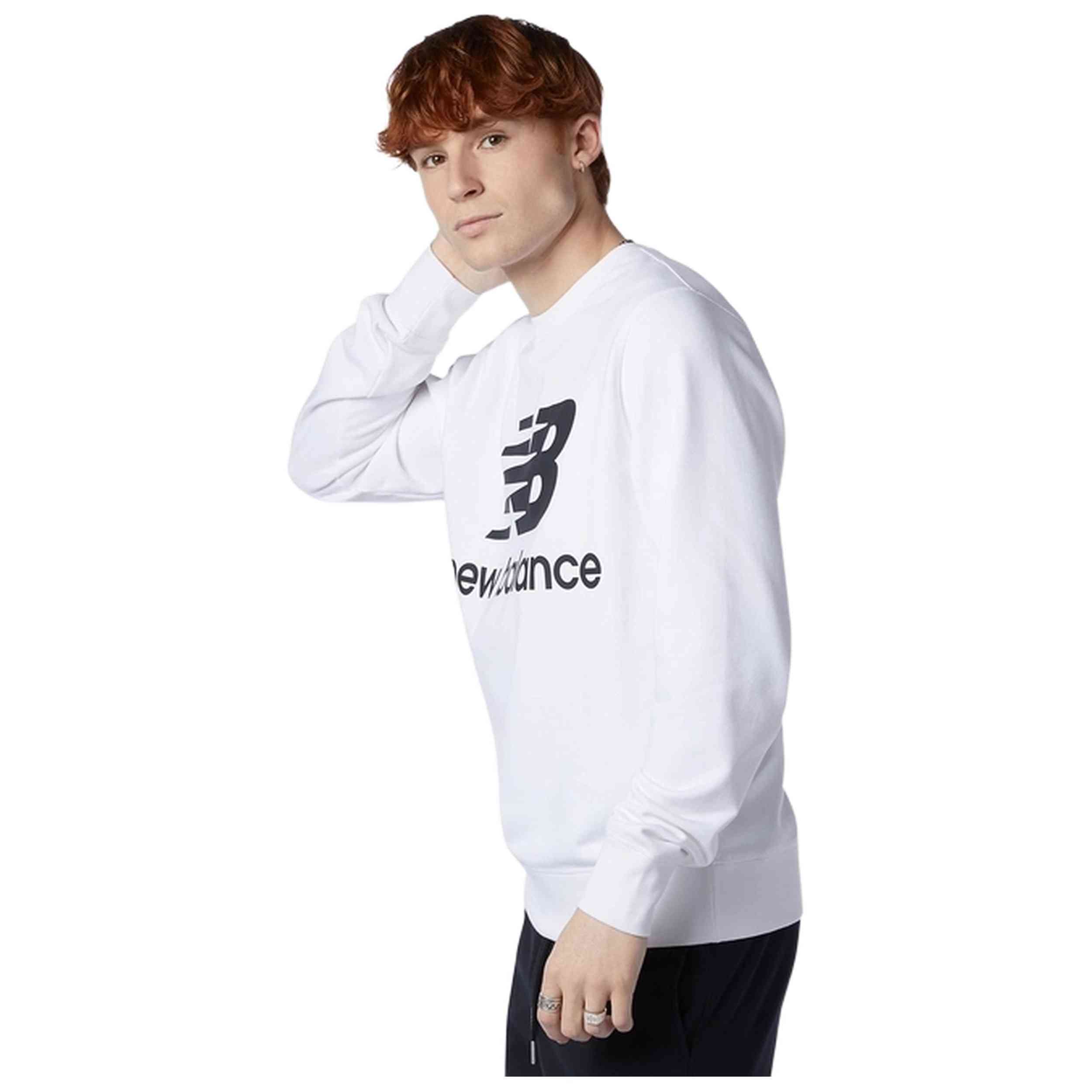 Sudadera New Balance Essentials Stacked Logocrew