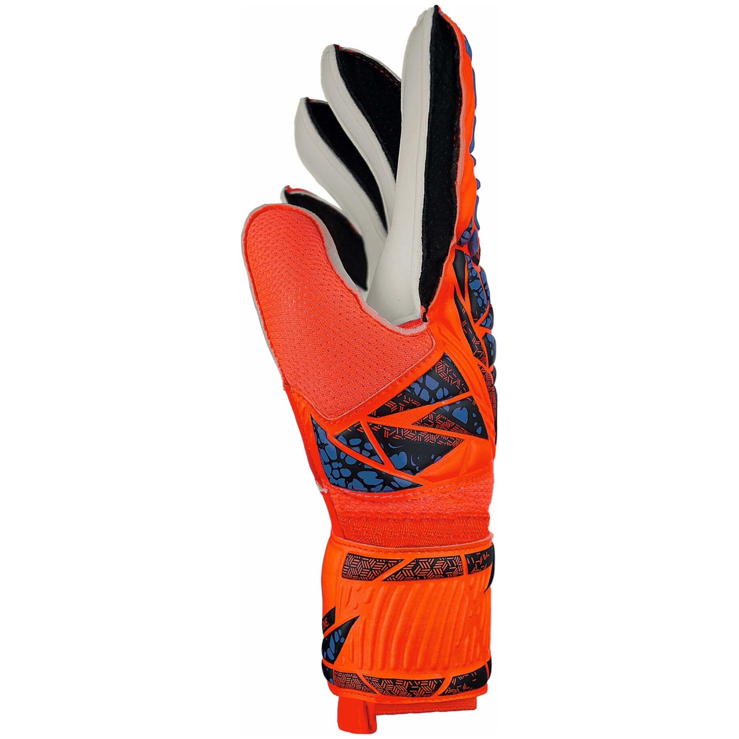 Reusch Attrakt Solid Football Gloves