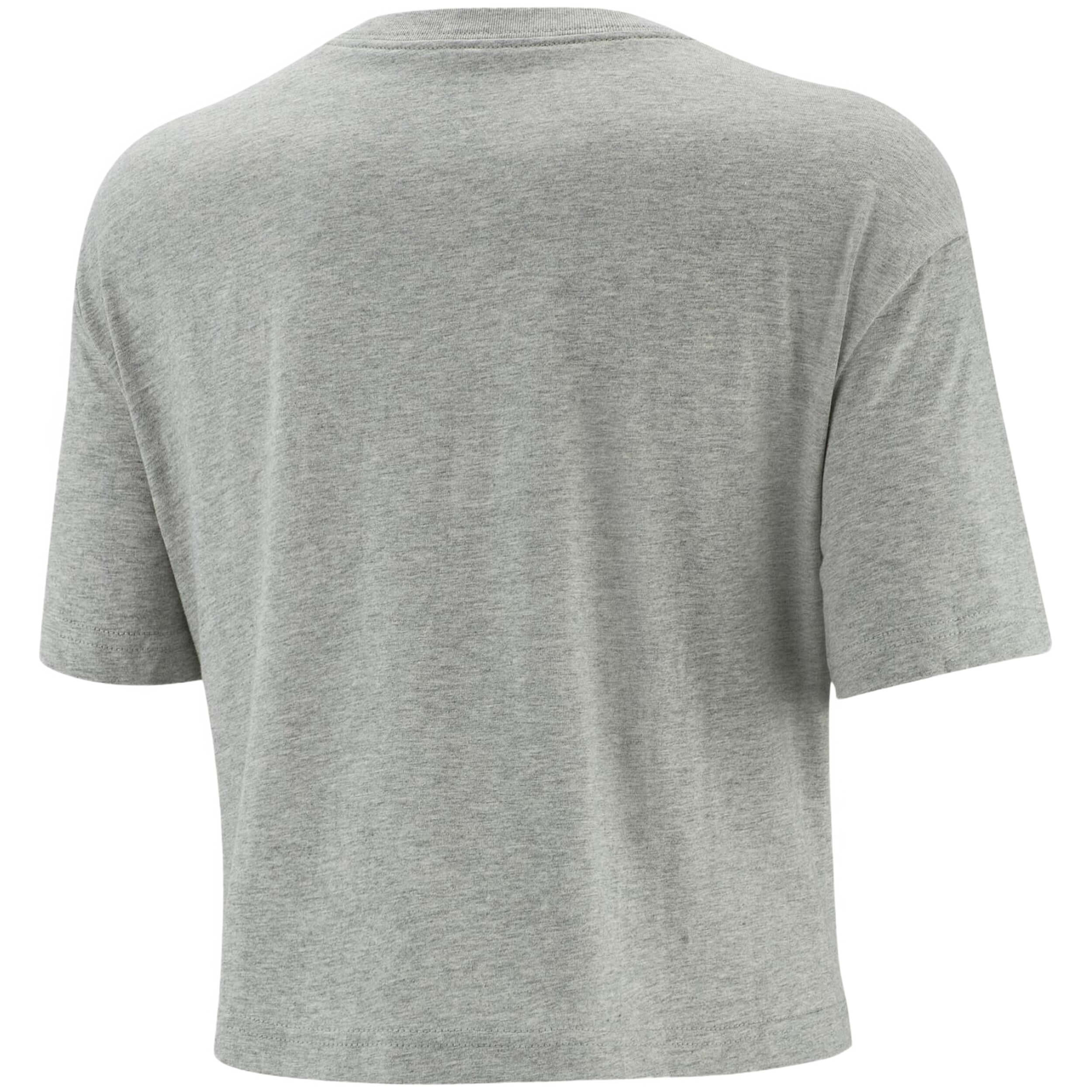  Nike Sportswear Essential