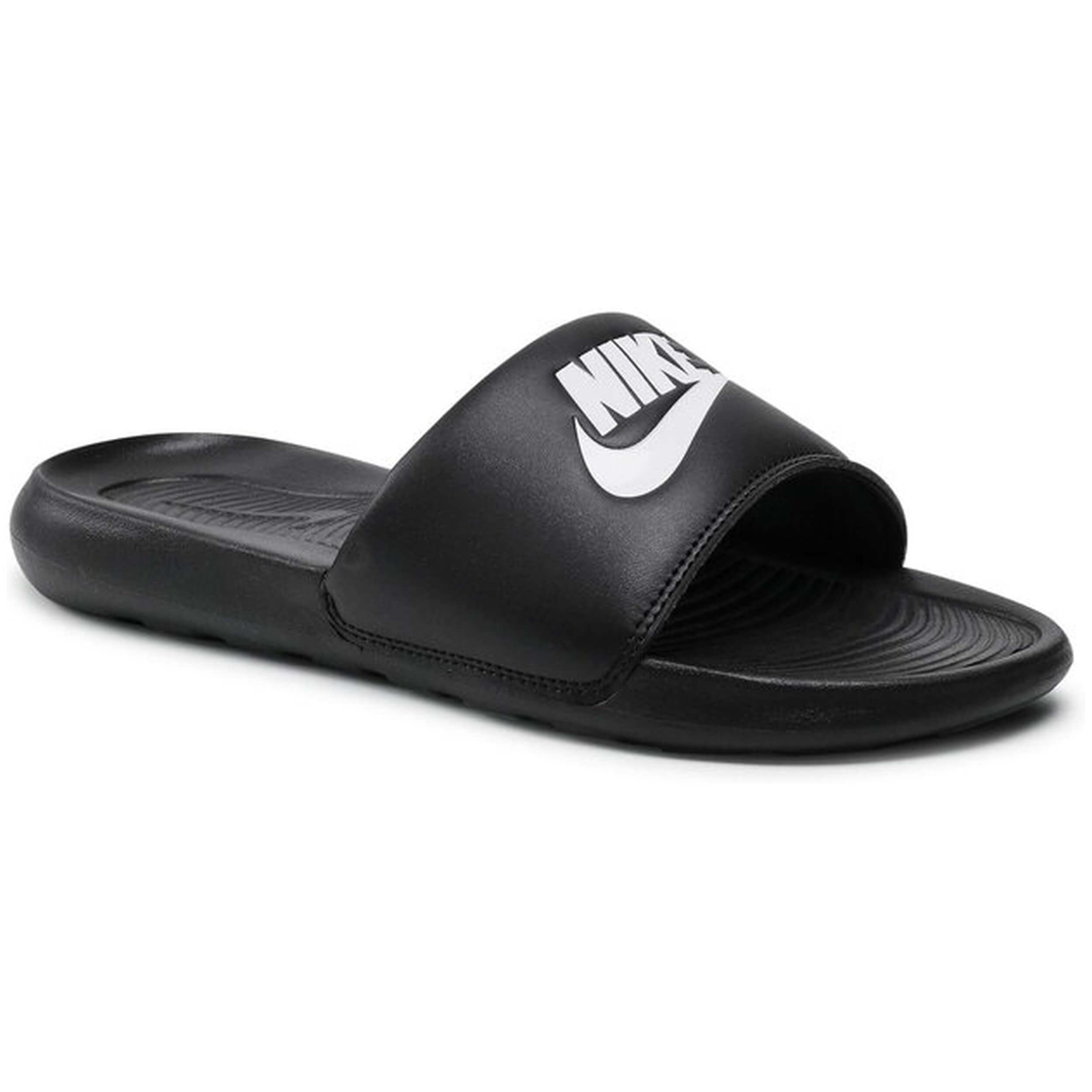  Nike Victori One