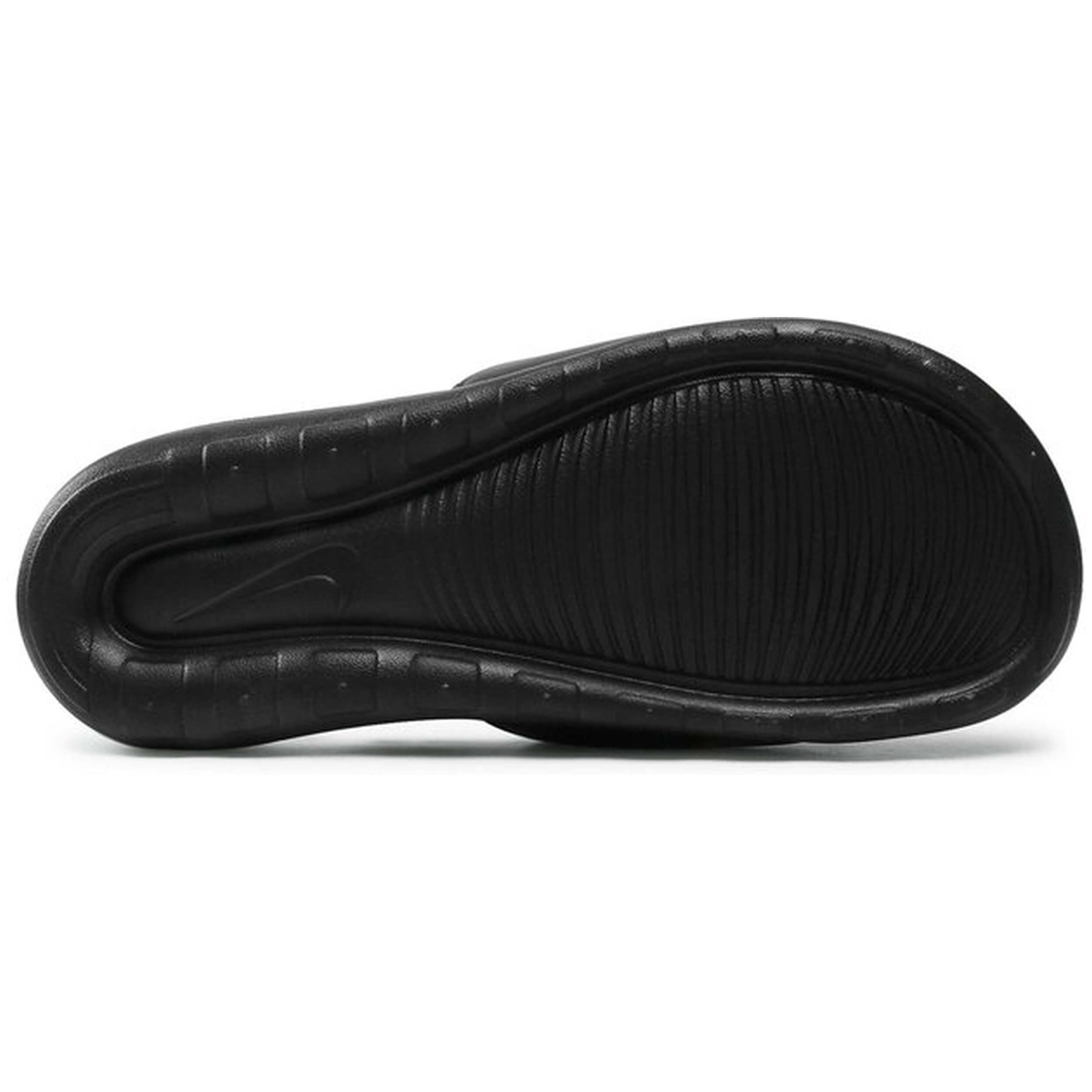  Nike Victori One