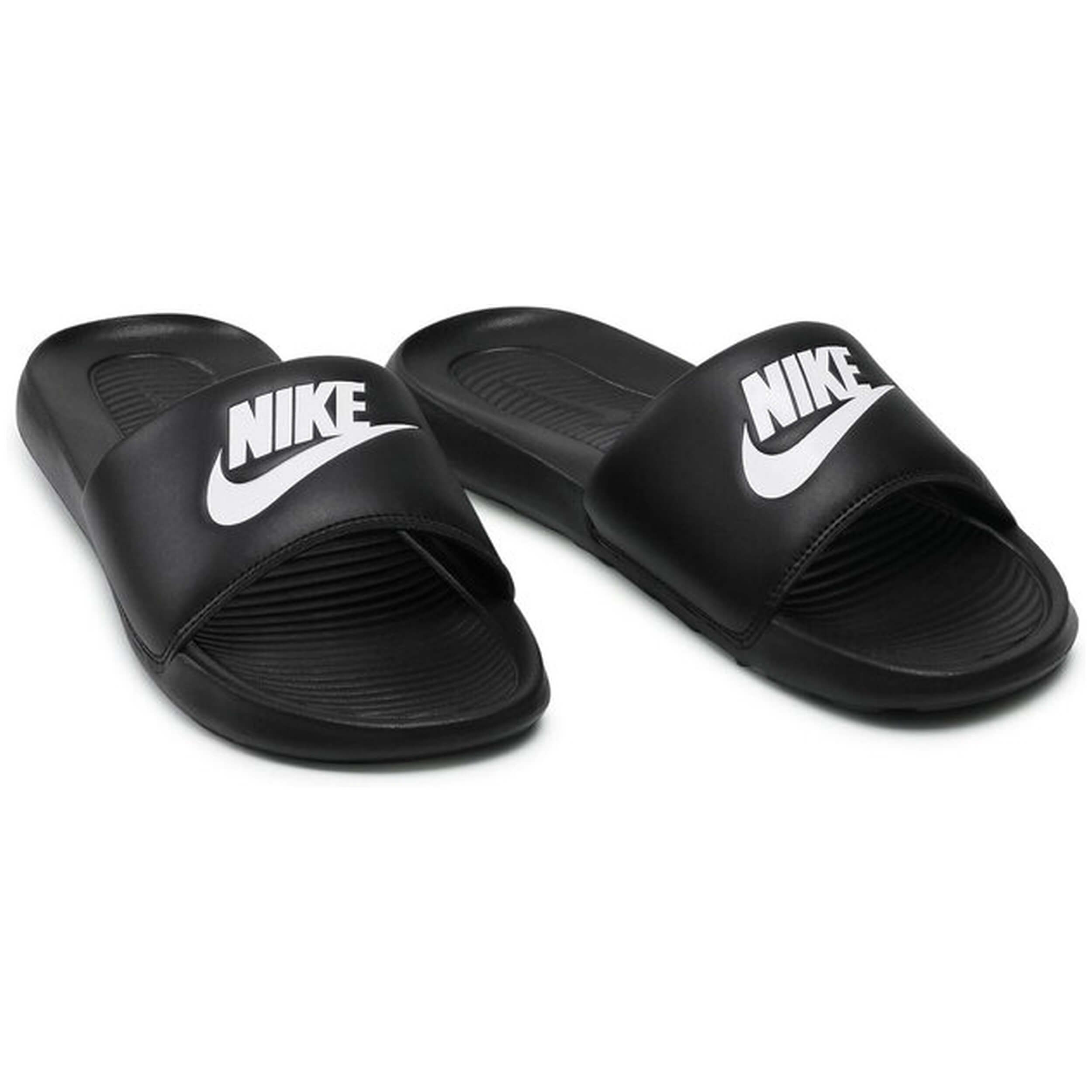  Nike Victori One