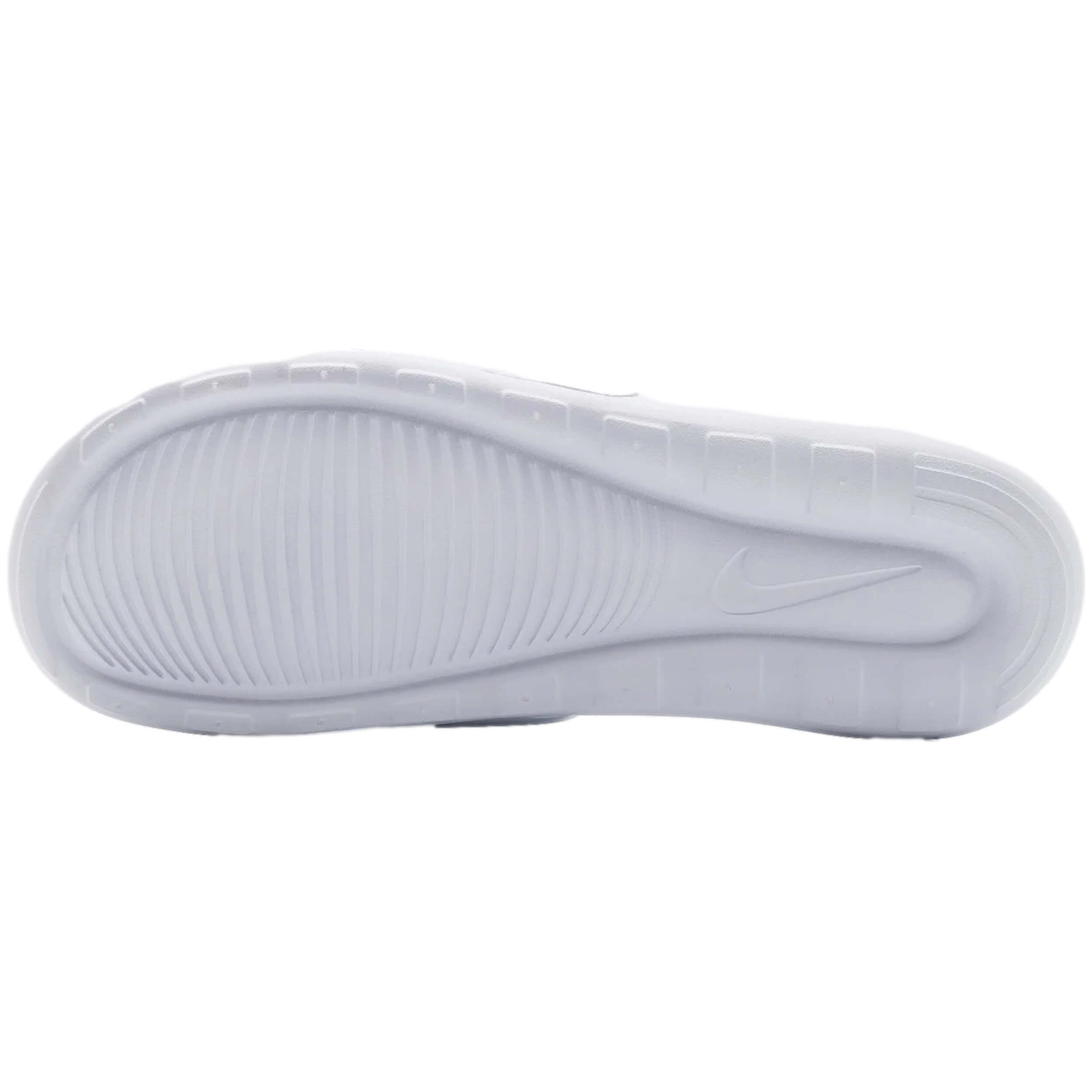  Nike Victori One