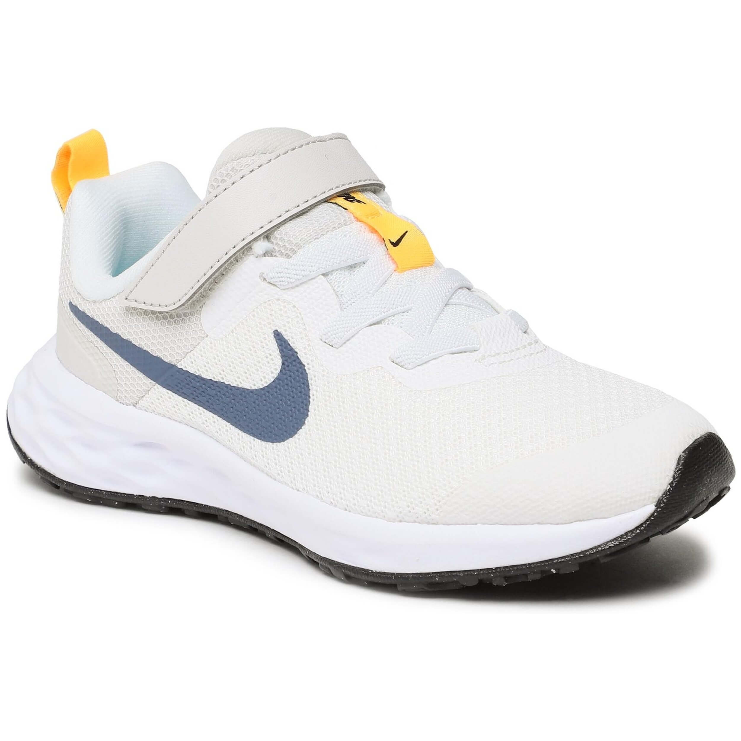 Nike Revolution 6