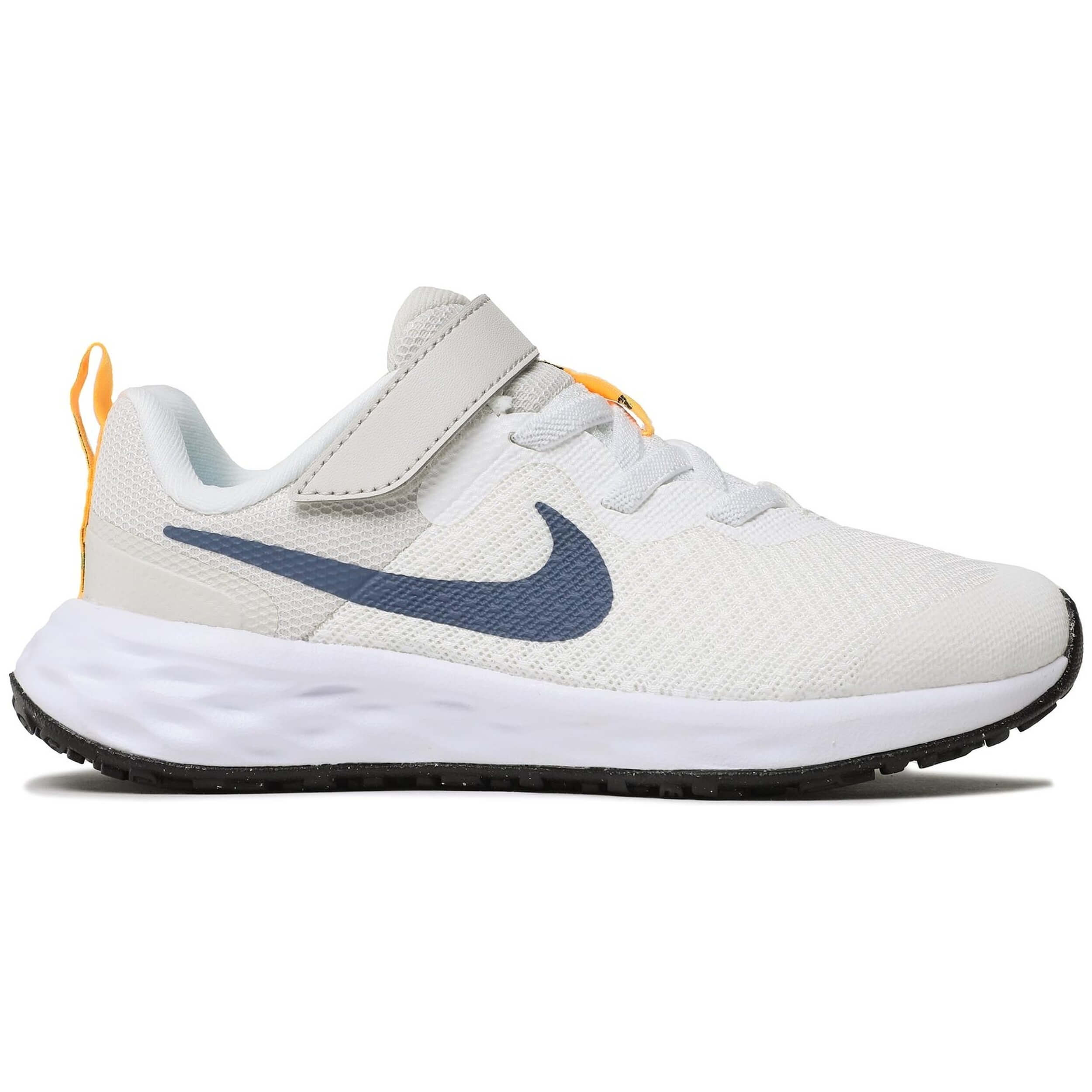  Nike Revolution 6