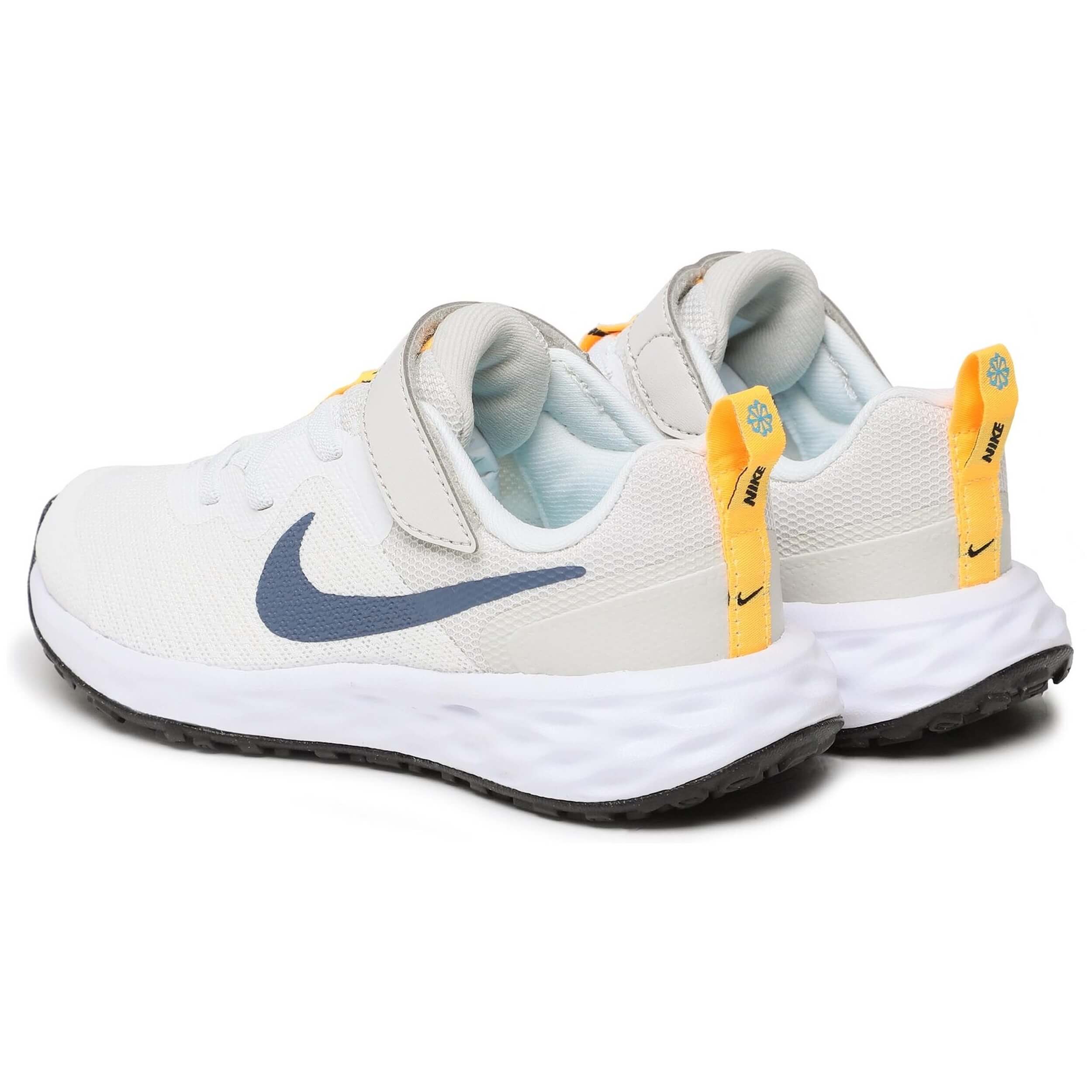  Nike Revolution 6