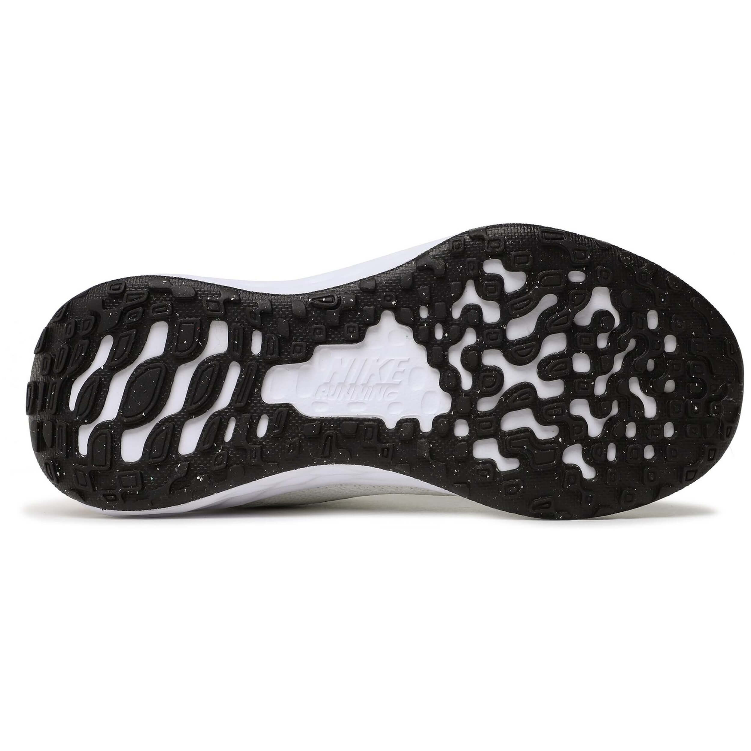  Nike Revolution 6