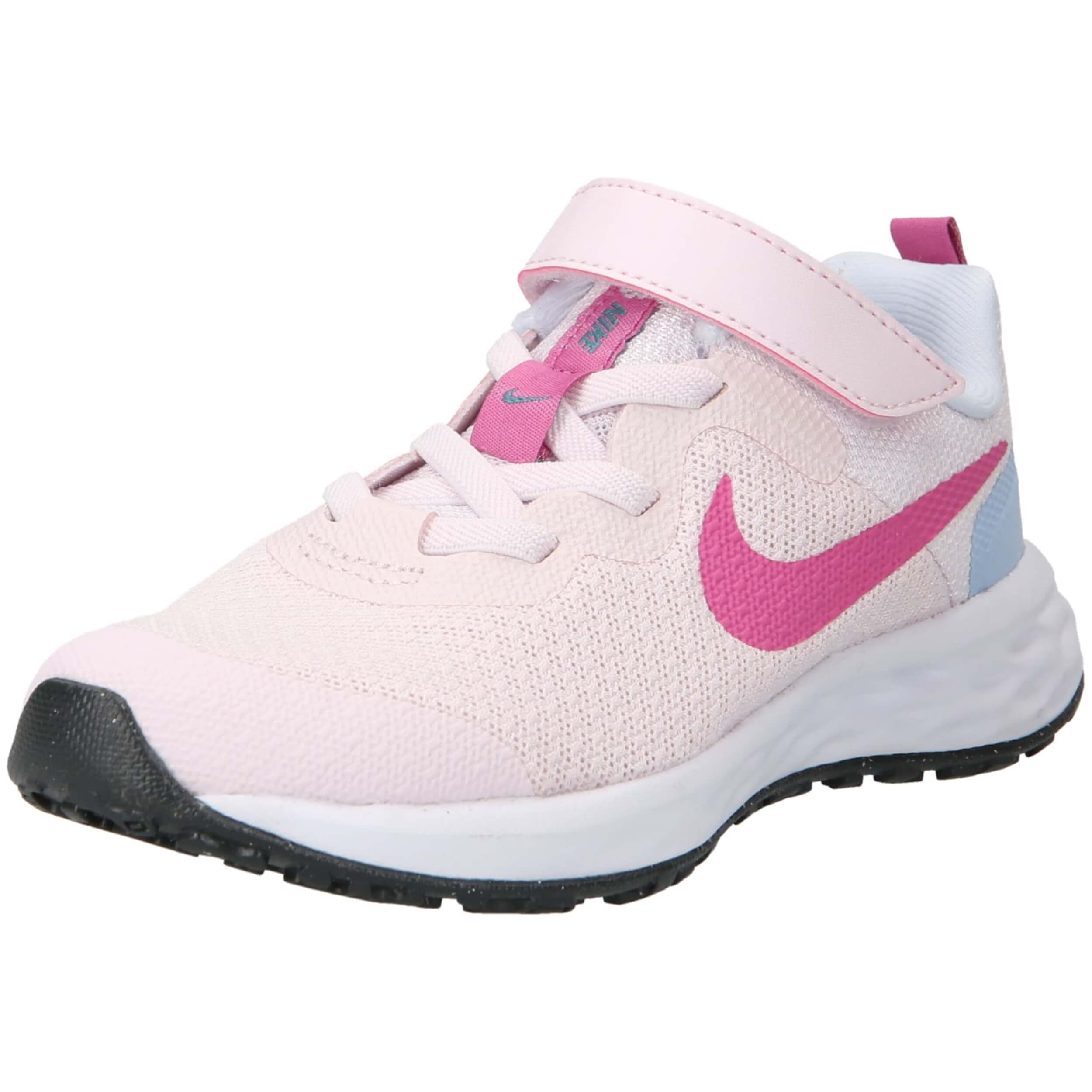  Nike Revolution 6