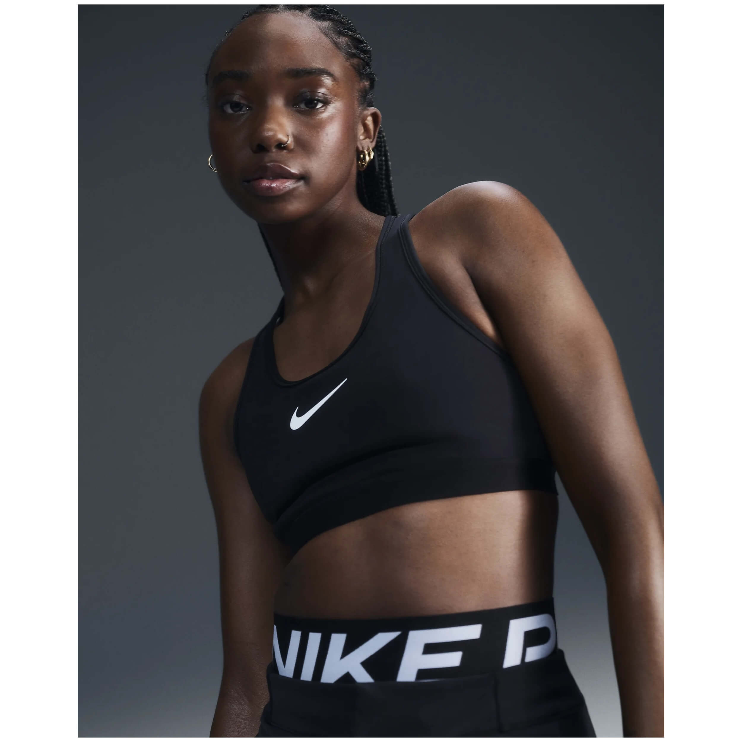 Top Nike Swoosh Medium Support