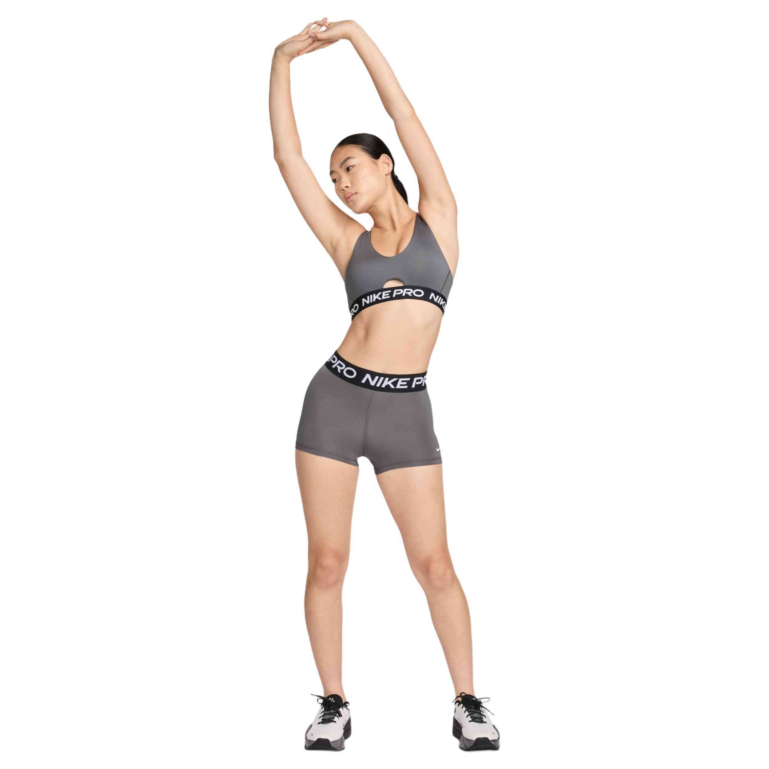  Nike Indy Plunge