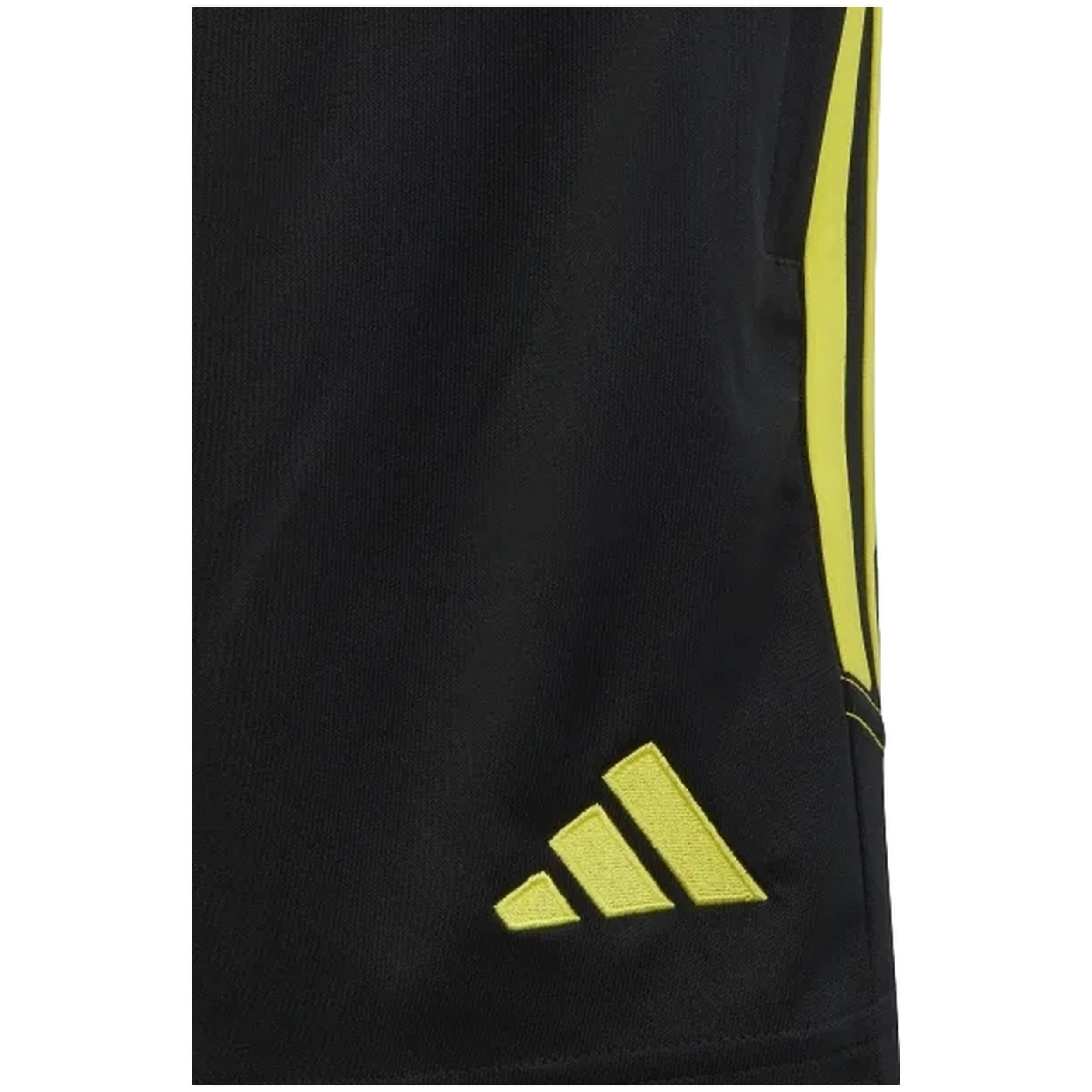 Pantalon Corto Adidas Tiro23