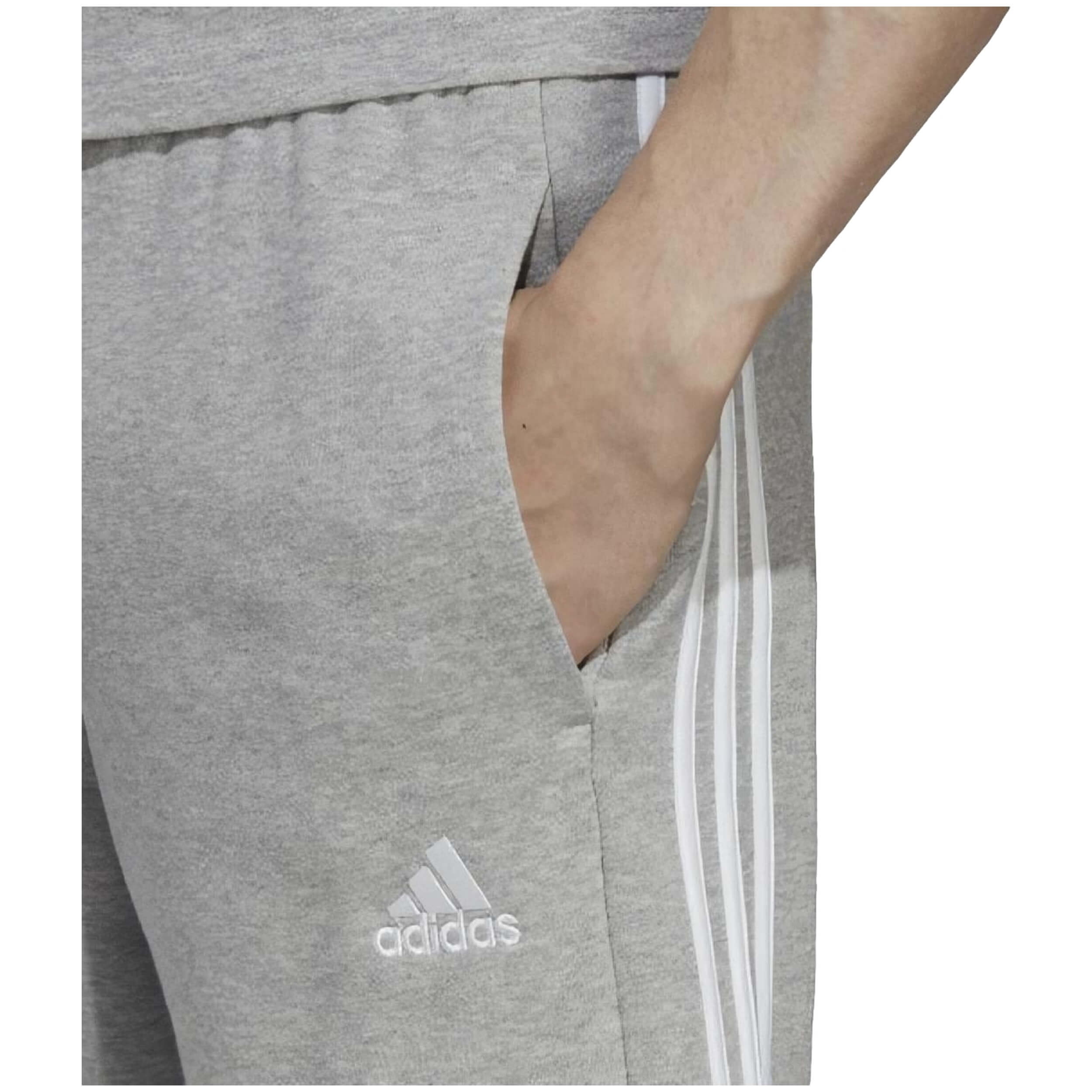 Pantalon Corto Adidas 3 Stripes Essentials French Terry