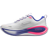Zapatillas De Running Nike Vomero Plus Se "White/Metallic Silver/Concord/Hyper Pink"