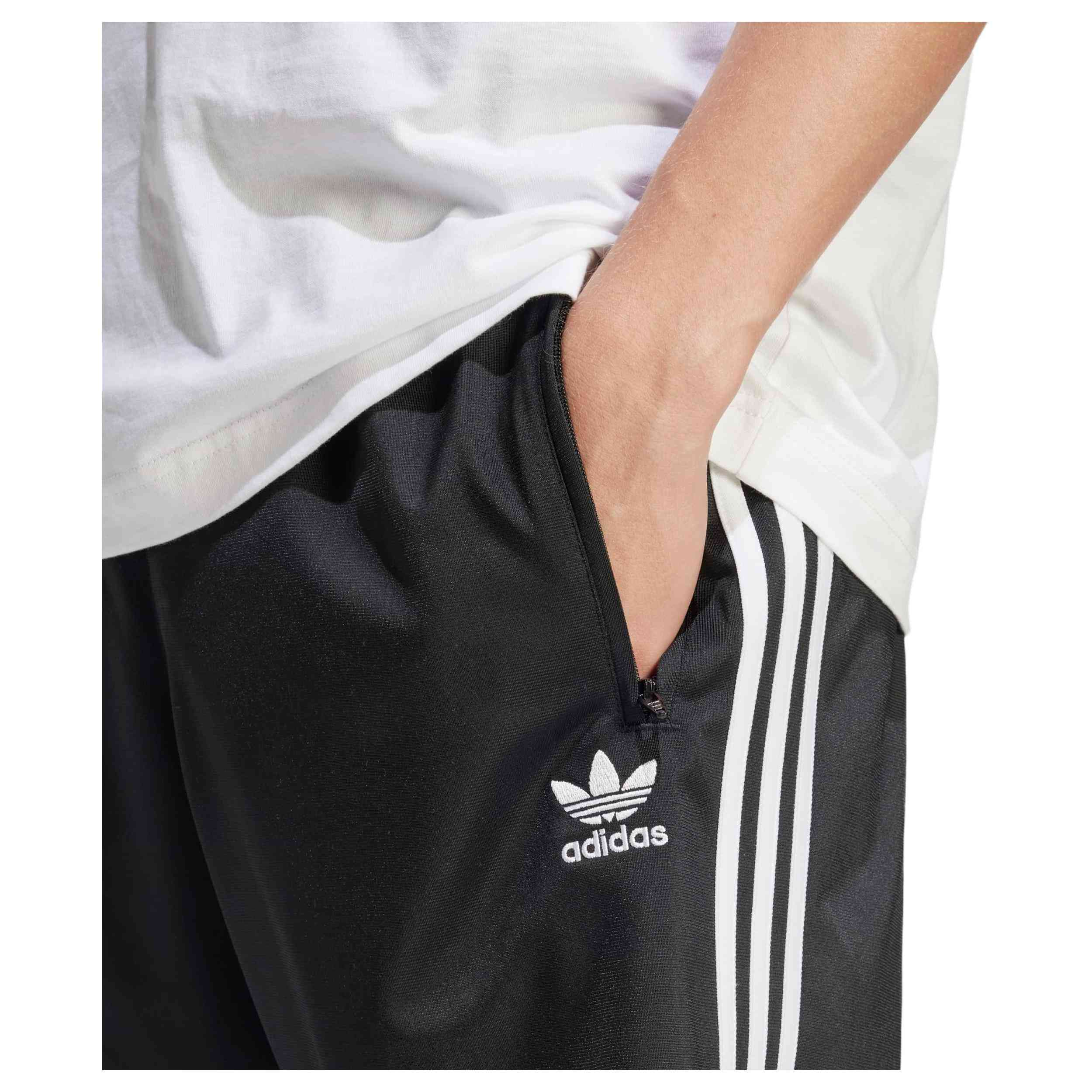 Pantalon Corto Adidas Fbird