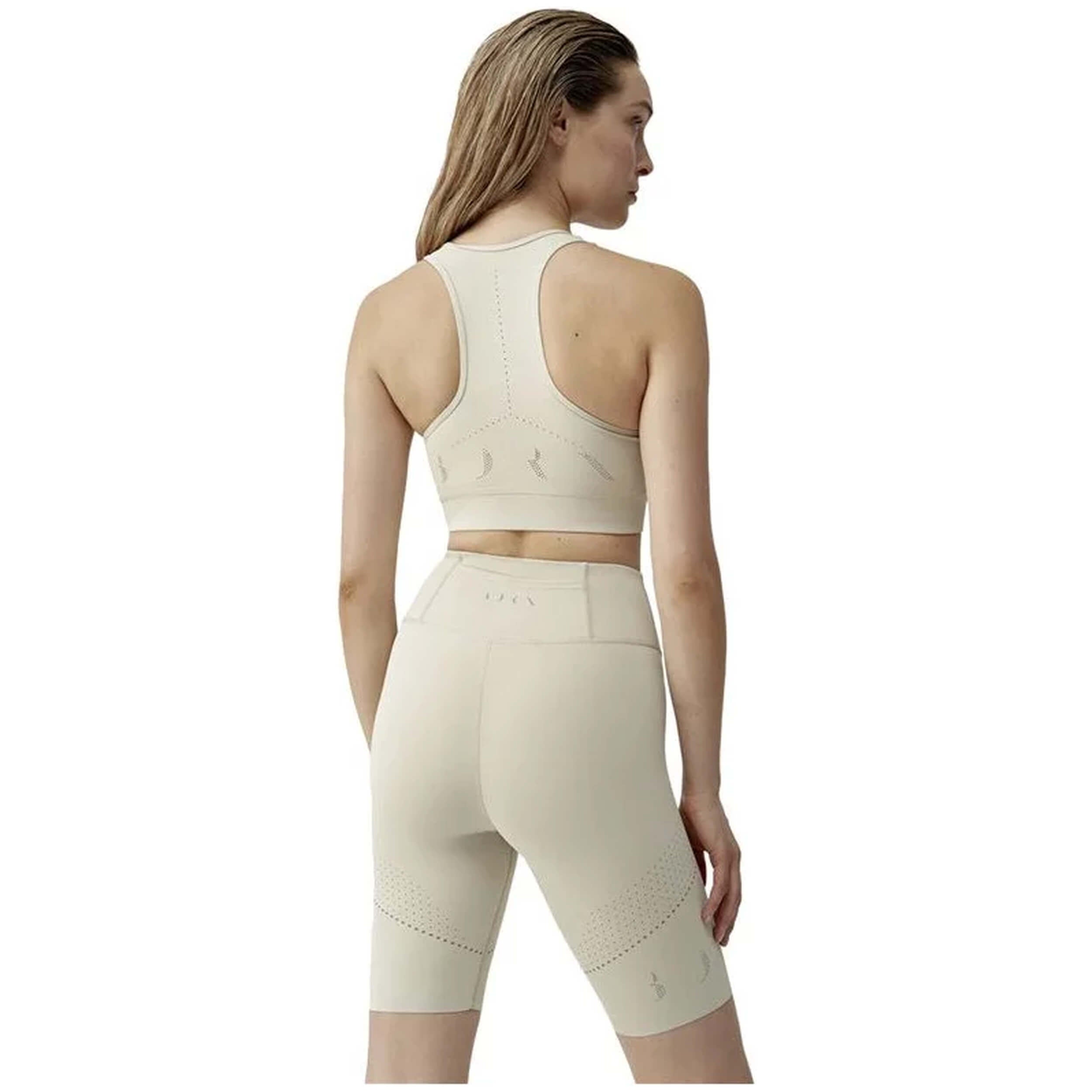 Sujetador Born Living Yoga P22Cs24-B-St