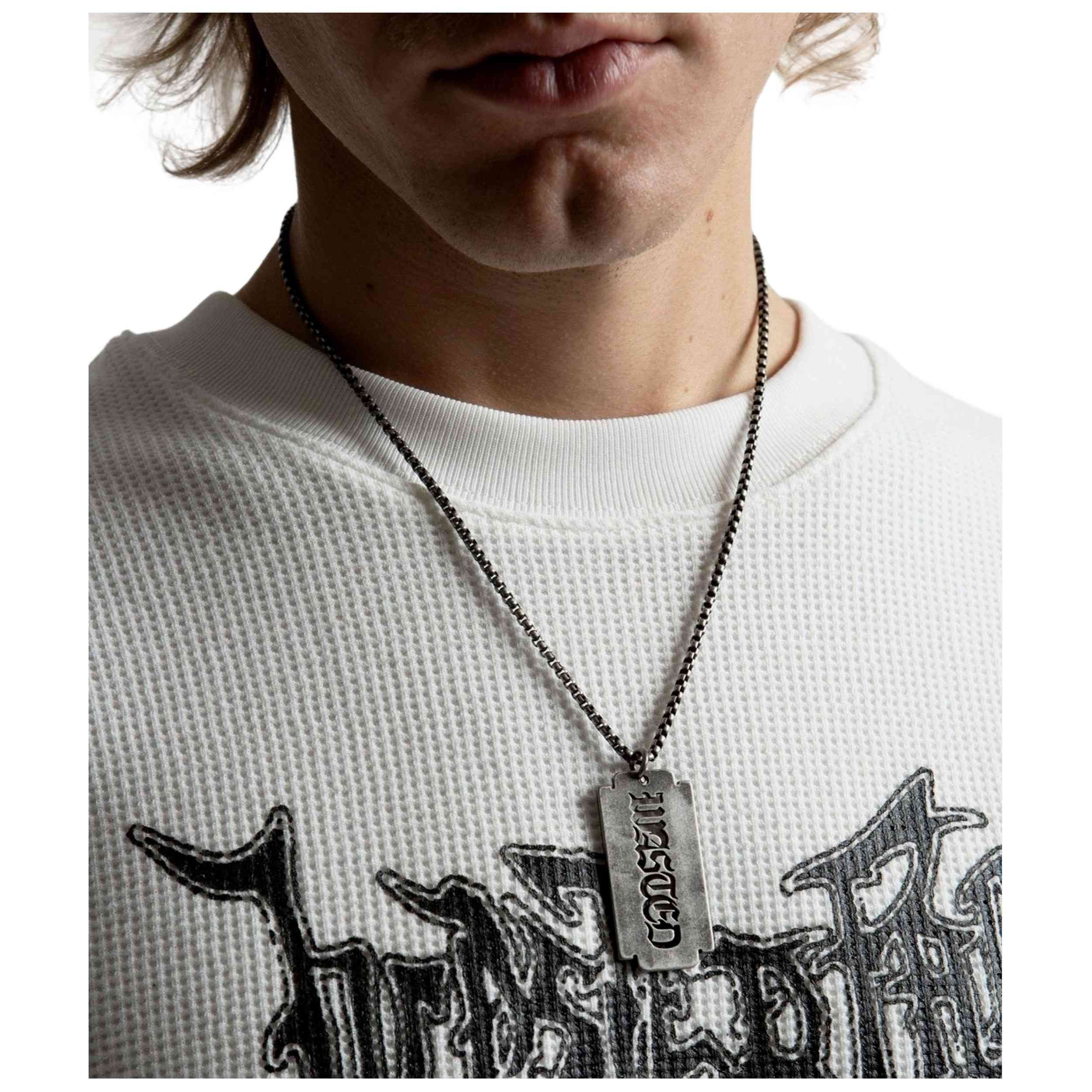 Imagen del producto con referencia WST-SHARP-NECK-FW25